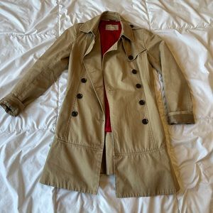 GUC slim-fit trench coat with flared hem 🐪